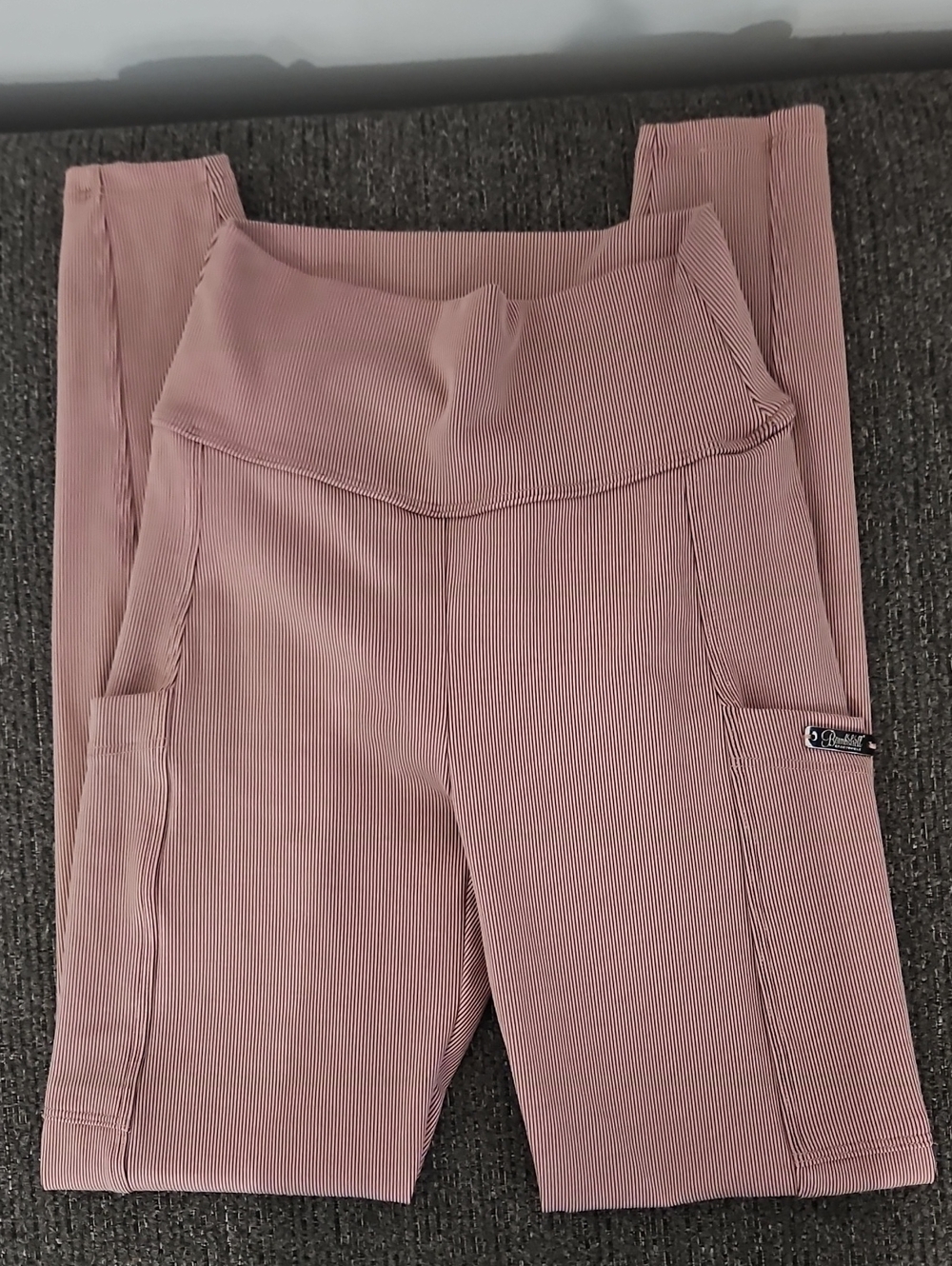 ⭐️Bombshell Sportswear Mauve Ribbed High-Waist Leggings with Side Pockets⭐️SZ S